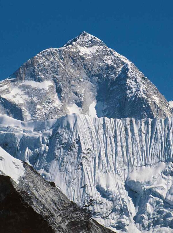 Makalu_-De-Agostini_Getty-56a16b735f9b58b7d0bf2f52